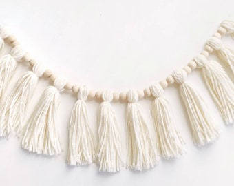 Cream wood bead tassel garland boho decor, beaded tassel bunting for nursery, cream yarn tassels garland neutral, boho nursery wall hanging