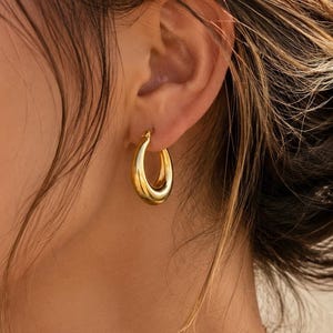 Chunky Gold Hoop Earring Women Everyday Luxury Jewelry Gift Wedding Bride Minimalist Statement Piece Clean Girl Hoops Modern Quiet Accessory