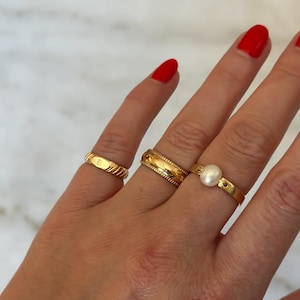 Anillo inicial chapado en oro, anillo de sello, anillo para el dedo meñique, anillo personalizado, joyería, regalo, anillo personalizado, anillo de oro para mujer imagen 4