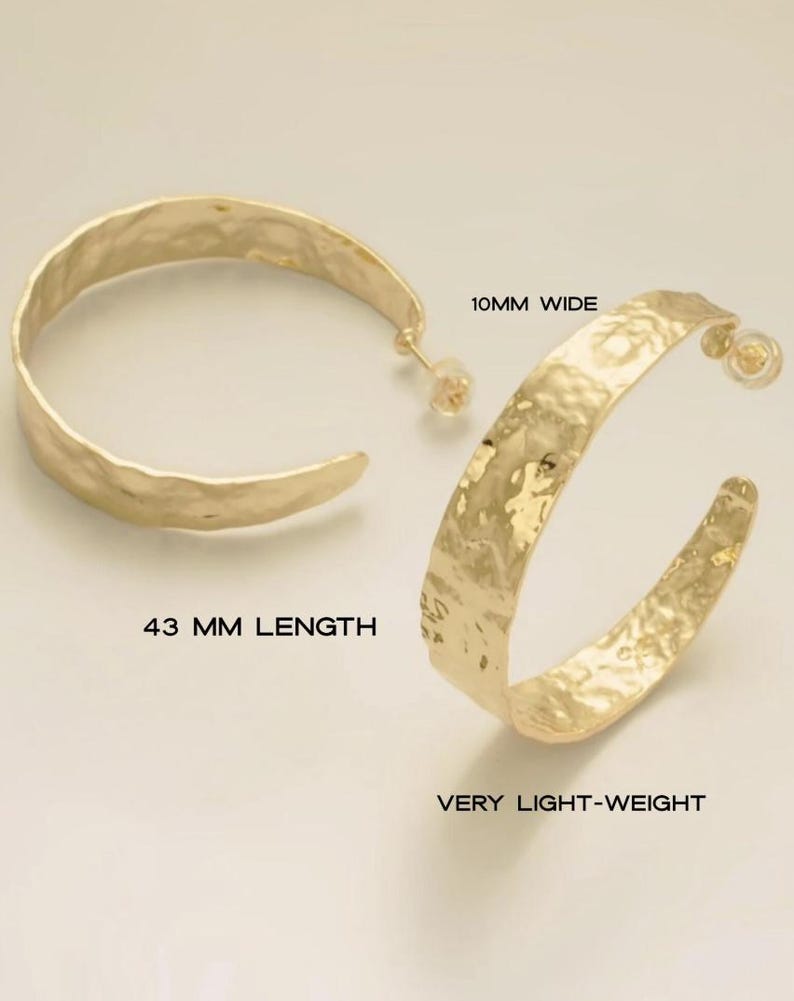 May include: Gold-coloured hoop earrings with a hammered texture. The earrings are 4.3 cm long and 1 cm wide. The text on the image says "VERY LIGHT-WEIGHT".