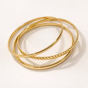 Gold Bangle Set Everyday Wear Bracelets Gold Modern Design Elegant Bracelet Set Stainless Steel Minimalist Style Luxury Piece