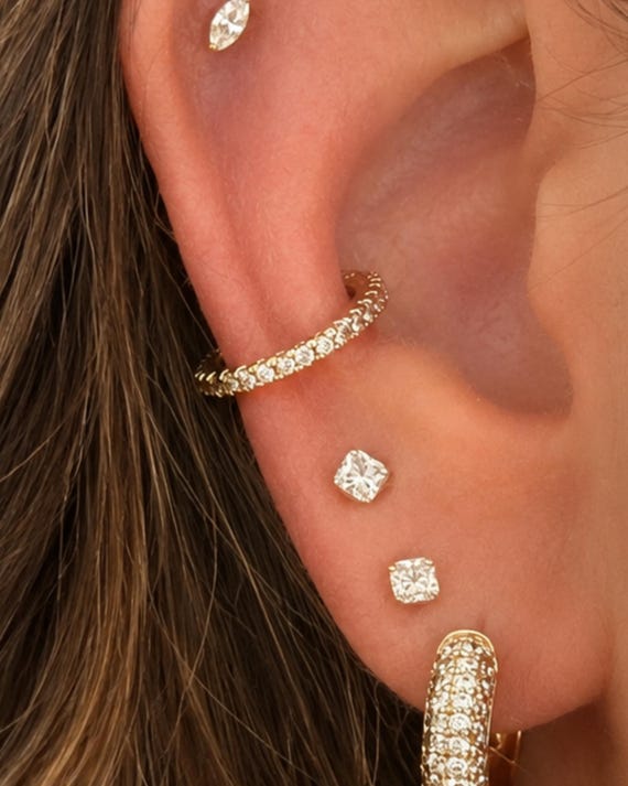 Crystal Ear Cuff Gold Cartilage Clip Earring No Piercing Elegant Accessory Adjustable Wrap Minimal Jewelry Sparkle Design Wedding Guest