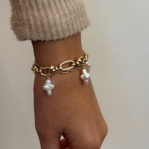 Gold Chain Bracelet Pearl Charm Cross Pendant Rope Design Elegant Jewelry Freshwater Pearl Dainty Cross Faith Accessory Wrist Adornment