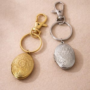 Oval Photo Locket Key Chain Bag Charm Floral Vintage Inspired Pendant Memory Keeper Gift Idea for Girlfriend Mom Keepsake Accessory Picture keychain ONLY