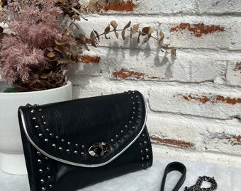 Chain leather bag with studs