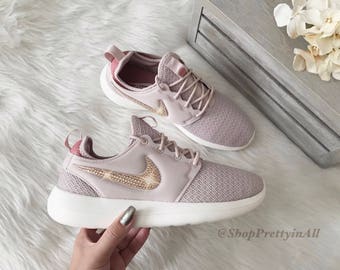 nike rose gold roshe