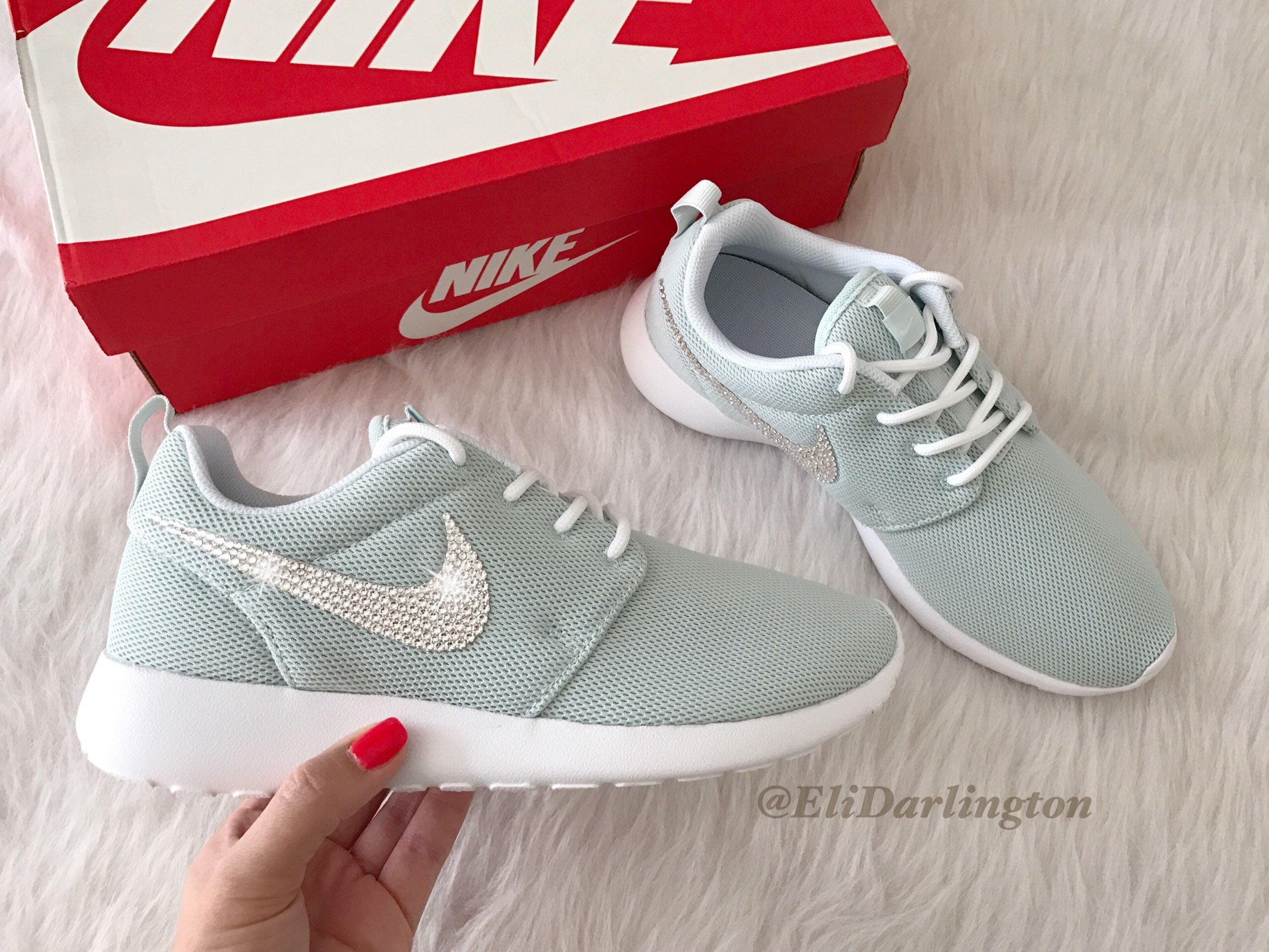 Goneryl elevación ranura FREE SHIPPING Custom Bling Nike Roshe One Shoes Swarovski - Etsy