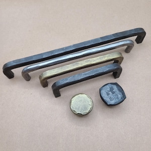 Hand Hammered Pulls and Knobs - Customizable Cabinet Hardware - Black Brass Silver afbeelding 4