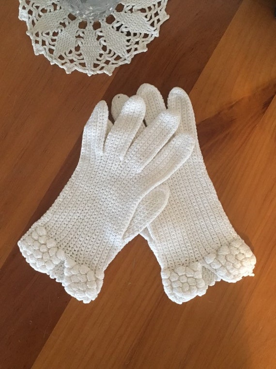 Vintage Easter Gloves Women's Formal Crocheted Ev… - image 7