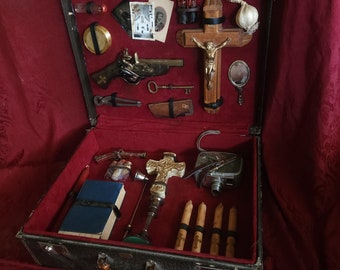 Large Victorian Vampire Hunting Kit - Replica Horror Prop, Gothic Vampyre Killing Tools