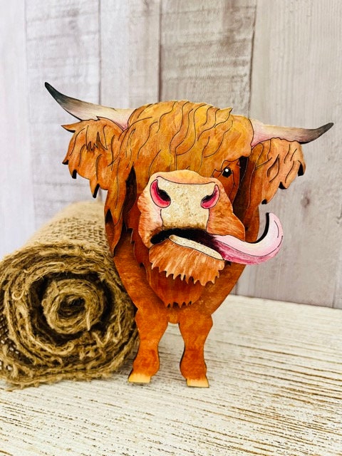 Highland-Cow Brillenständer Aus Holz – Handgeschnitzt – Niedliches Geschenk Für Zuhause Oder Büro