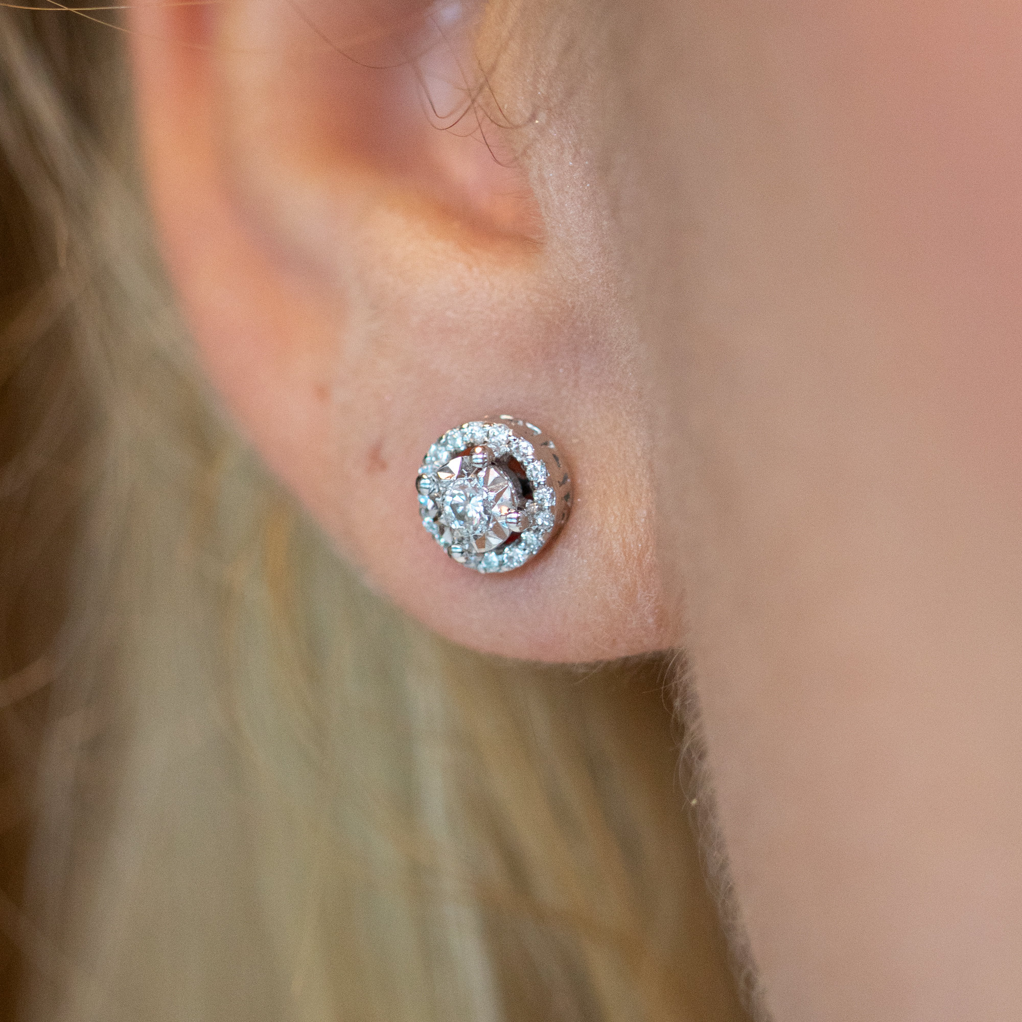 Share more than 136 black friday diamond earring deals super hot