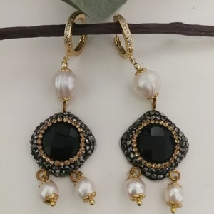 Hanger oorbellen met parels en marcasiet Elegante oorbellen met zirkonen