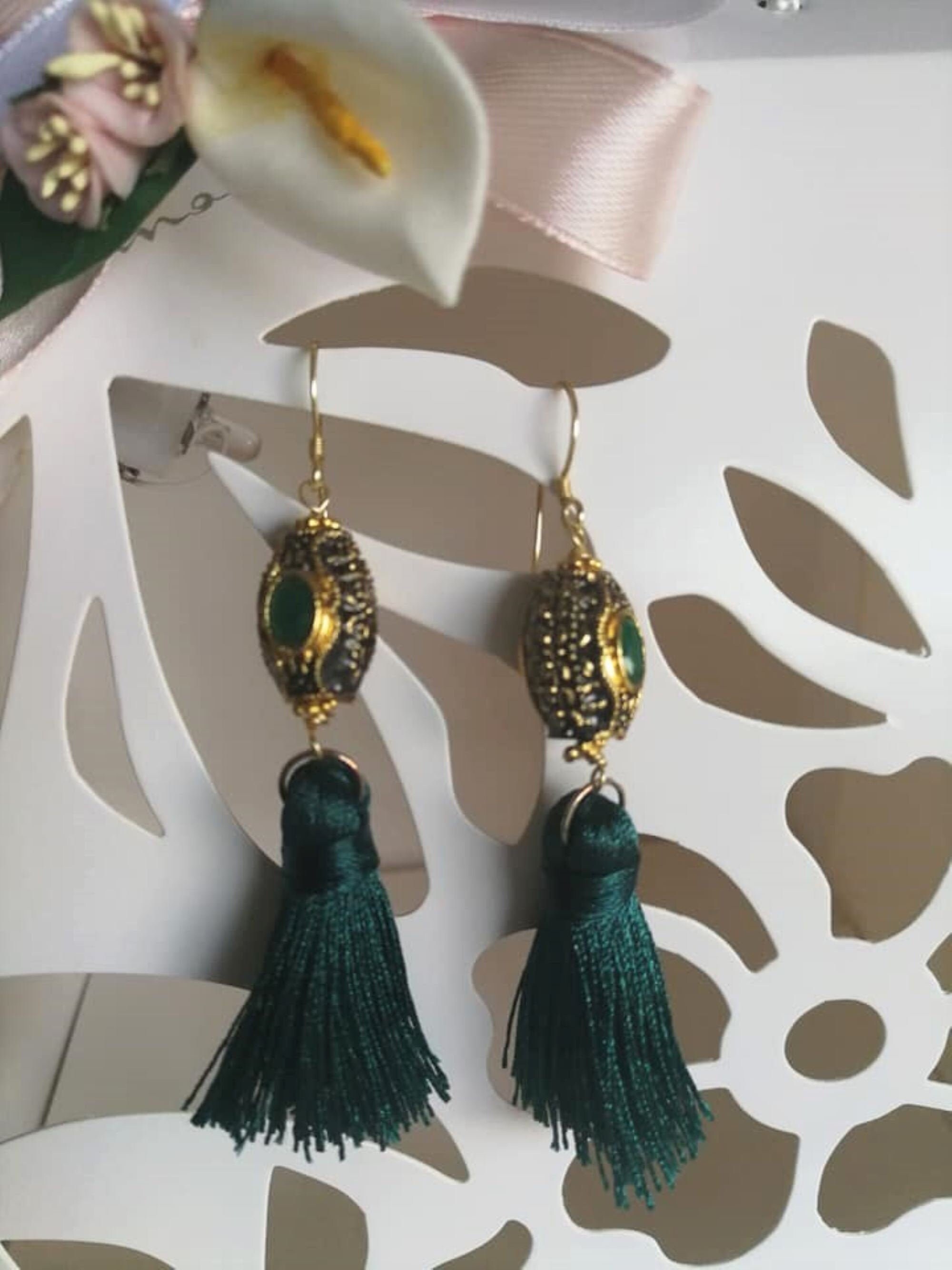 Emerald store earrings lovisa