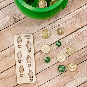 St. Patricks Day SVG, Leprechaun Tracks Schablone, Leprechaun Schuhdrucke, Leprechaun Trap Datei, St Patricks Day Svg für Kinder, laserfertig