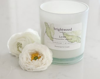 Honeysuckle Jasmine Candle: Natural Floral Scent
