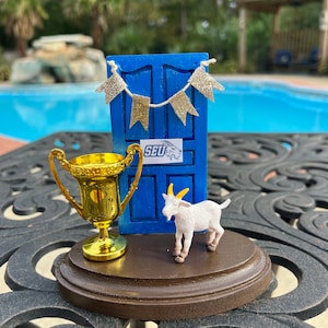 Best Decorated Dorm Door - (Gold/Silver/Bronze Trophy Options) - College or School  Party Trophy, Award or Centerpiece