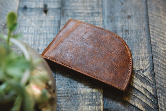 What is a Front Pocket Wallet and Why Do You Need One?