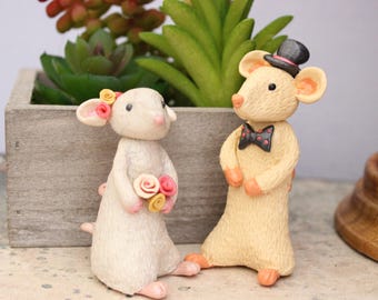 mouse wedding cake topper,personalized animal cake topper and keepsake,polymer clay cake topper,custom cake topper,heartshinecrafts,figures