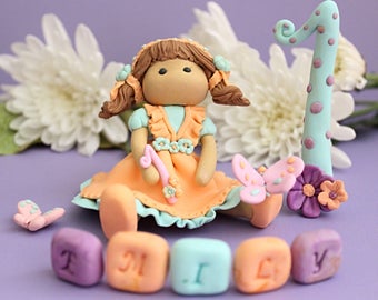 battesimo, battesimo o compleanno ragazza personalizzata in argilla polimerica torta topper & ricordo, ragazze torta topper, doll figure cake topper, torta di argilla t