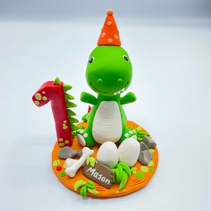 恐竜ケーキトッパー、男の子の誕生日恐竜記念ケーキトッパー、1歳の誕生日恐竜ケーキトッパー、パーソナライズされた恐竜の誕生日、ジュラ紀の誕生日ケーキトップ