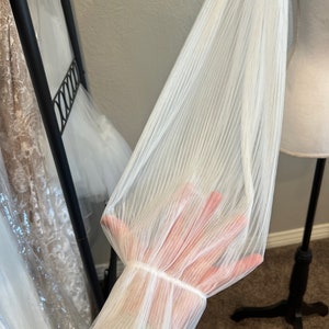 Removable gathered soft net sleeves