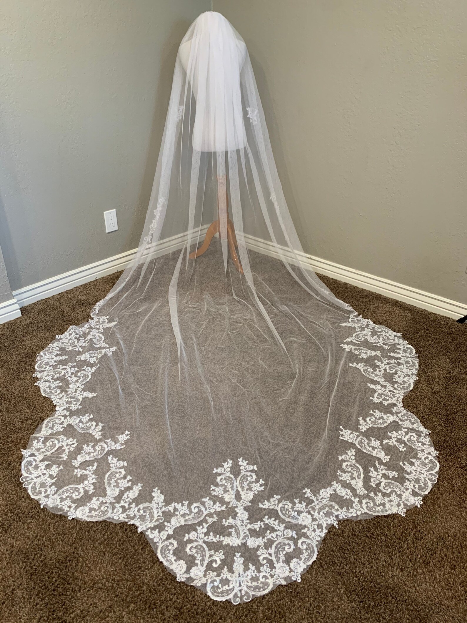 Cathedral Scallop Net Veil With Swirl and Leaf Lace Etsy