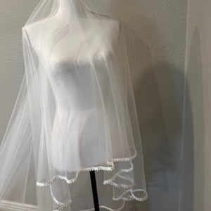V114B Curly-edge Drop Veil