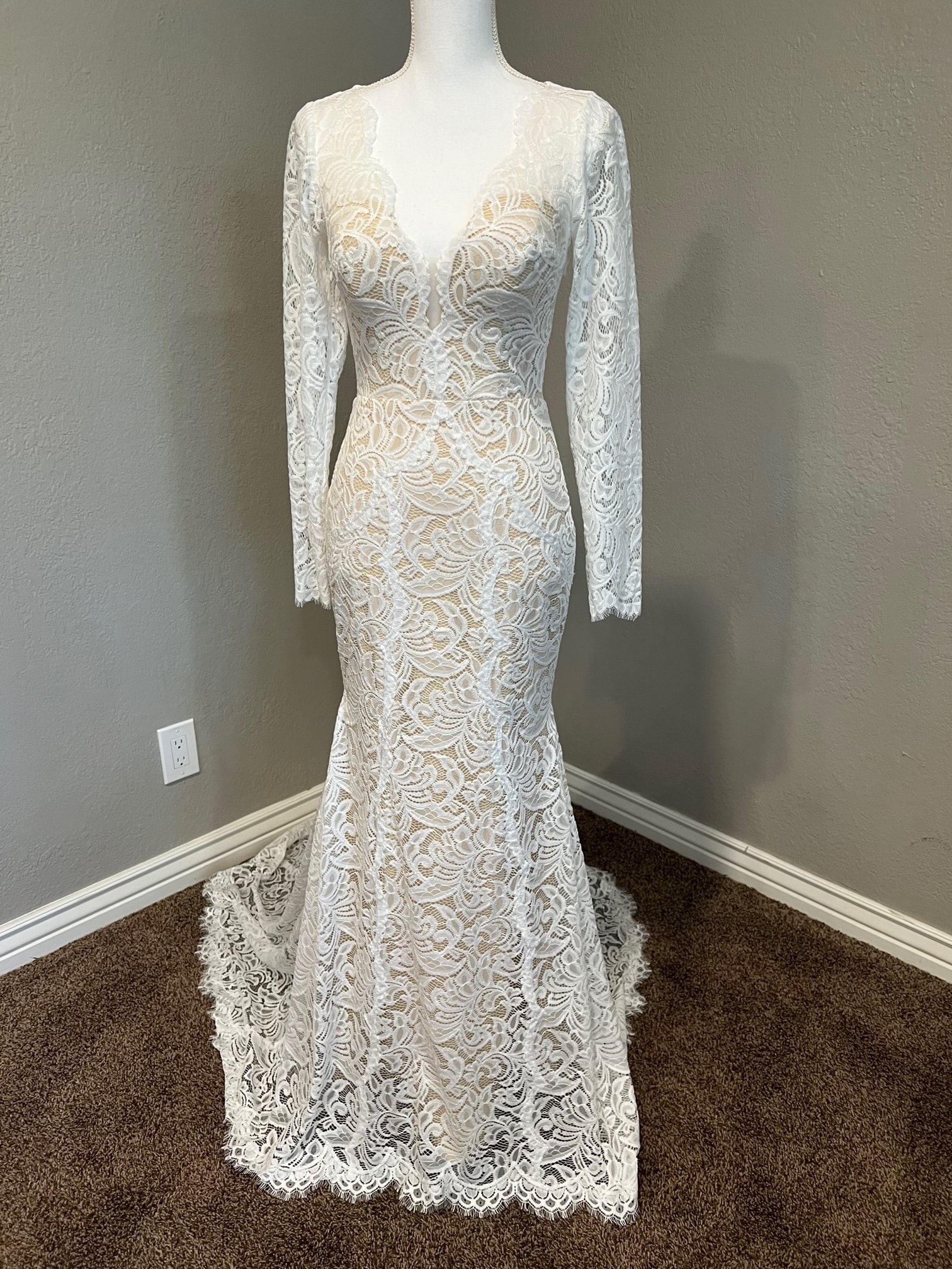 Soft stretch lace gown
