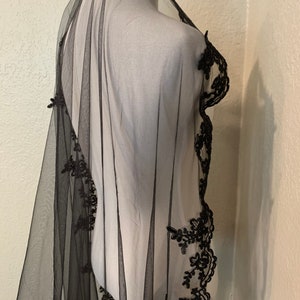 IN STOCK! Quick ship! Black lace mantilla veil