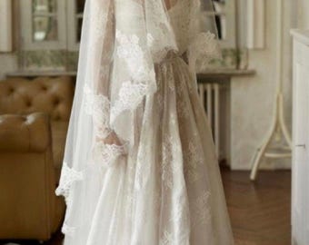 Renee French (007) lace scallop veil