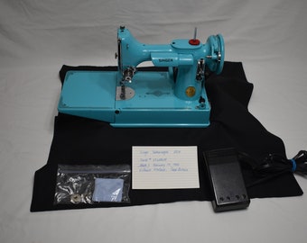 Singer Featherweight 221K