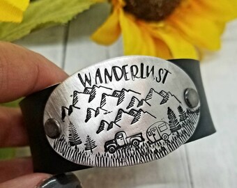 Wanderlust leather bracelet / Wanderlust Cuff / Traveler bracelet / Adventure seeker / world traveler bracelet / Hippie Bracelet