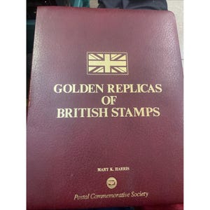 Può includere: Tazza in ceramica bianca con manico nero e la scritta "But First, Coffee" in grassetto nero. La tazza è alta circa 10 cm e contiene circa 350 ml di liquido. Perfetta per il caffè del mattino.