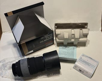 Sigma 70-300mm f/4-5.6 APO DG Macro Lens for Nikon w/Caps & Hood 58 Filter