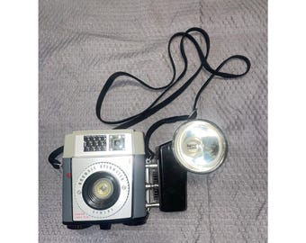 Vtg Kodak Brownie Starmeter Camera With Supermite Flasholder & Strap
