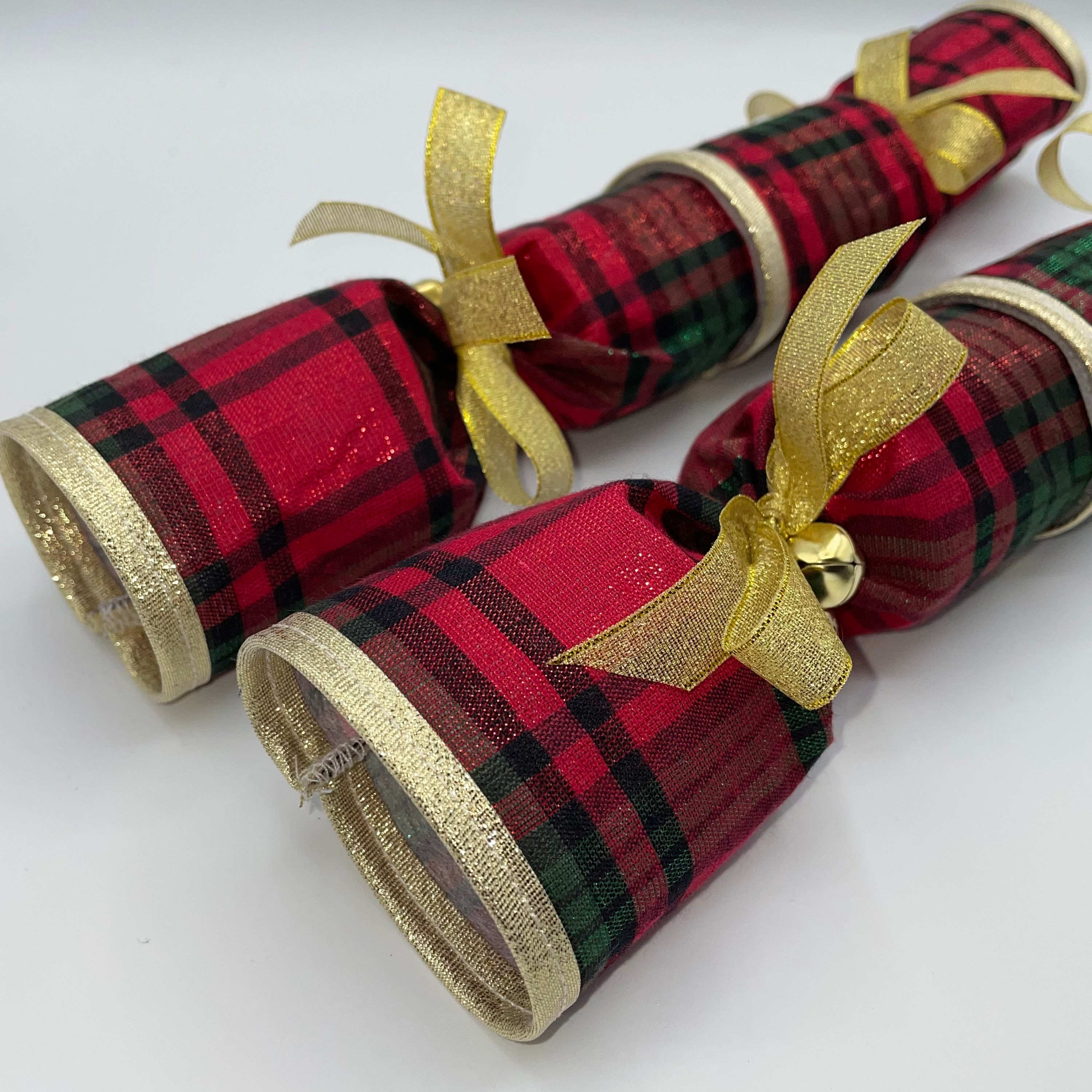 Confezione da 6 Christmas Cracker di lusso-rosso e dorato Tartan/Cervo Design 