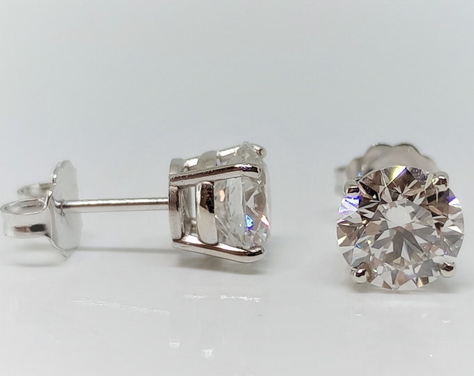 2.00 carat IGI certified diamond stud earrings 14k lab grown