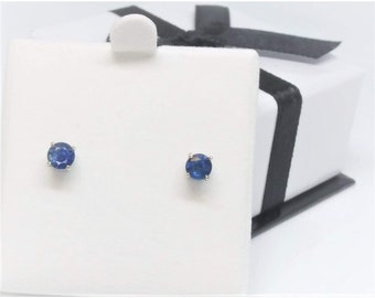 14k White Gold 0.75 TCW Natural Sapphire Studs