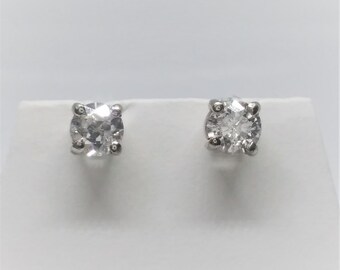 14k White Gold Diamond Stud Earrings