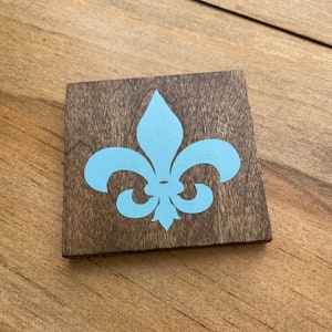 Solid Wood Magnet Dark Walnut/Lt Blue Fleur de Lis