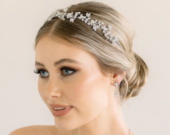 Coiffe de mariage CZ| Serre-tête de mariée CZ| Accessoire pour cheveux de mariée| Bandeau de mariée floral CZ | Postiche de mariage en cristal | Captivé