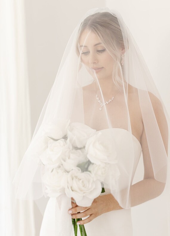 Two Tier Tulle Wedding Veil| Bridal Veil| Short Veil Two Tier Tulle Wedding Veil| Bridal Veil| Short Veil