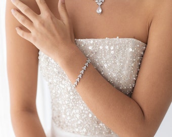 Wedding Bracelet| CZ Bridal Bracelet| CZ Wedding Bracelet| Crystal Wedding Bracelet| Statement Bridal Bracelet| Delicate Wedding Bracelet