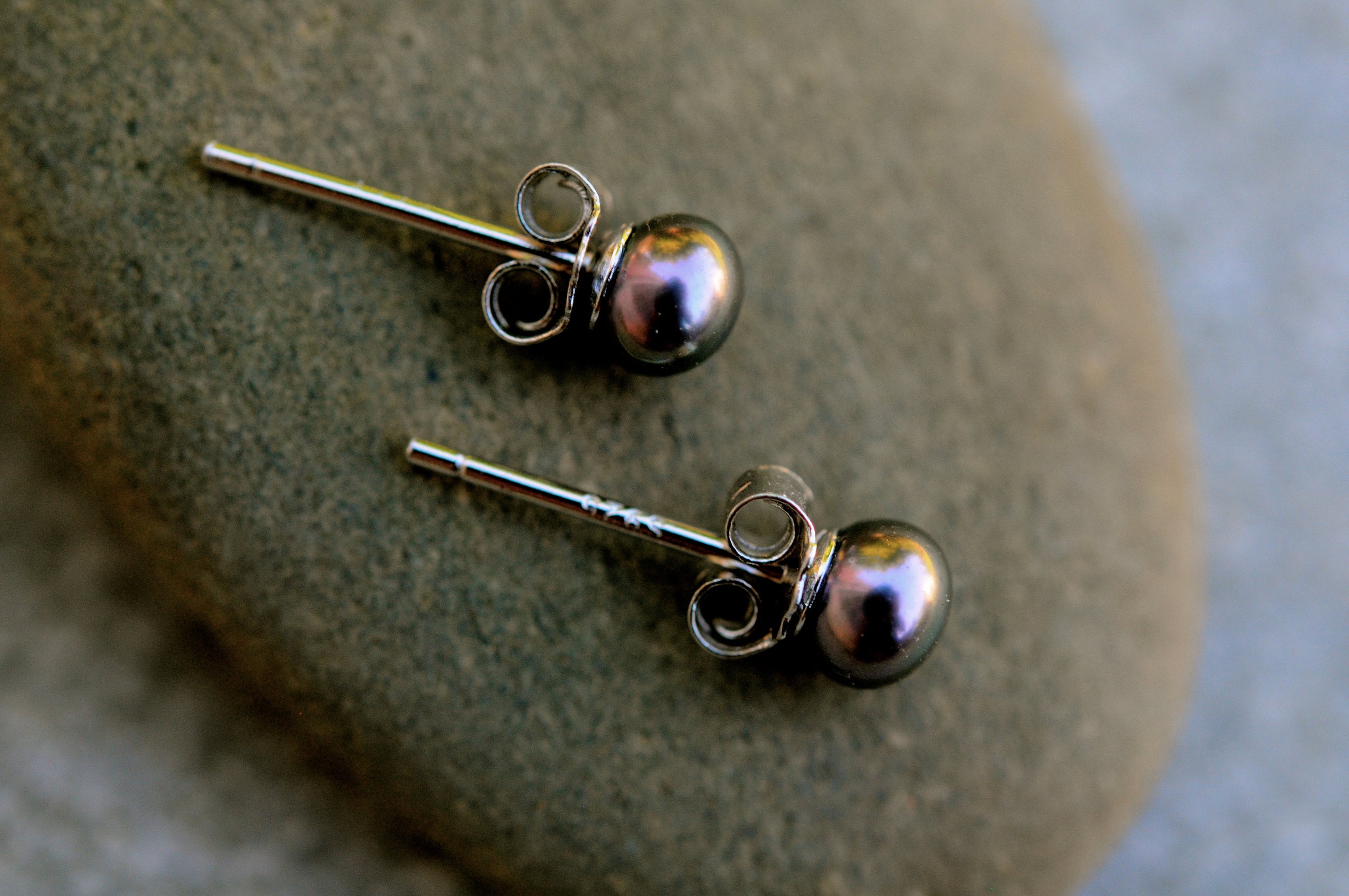 small pearl earrings real