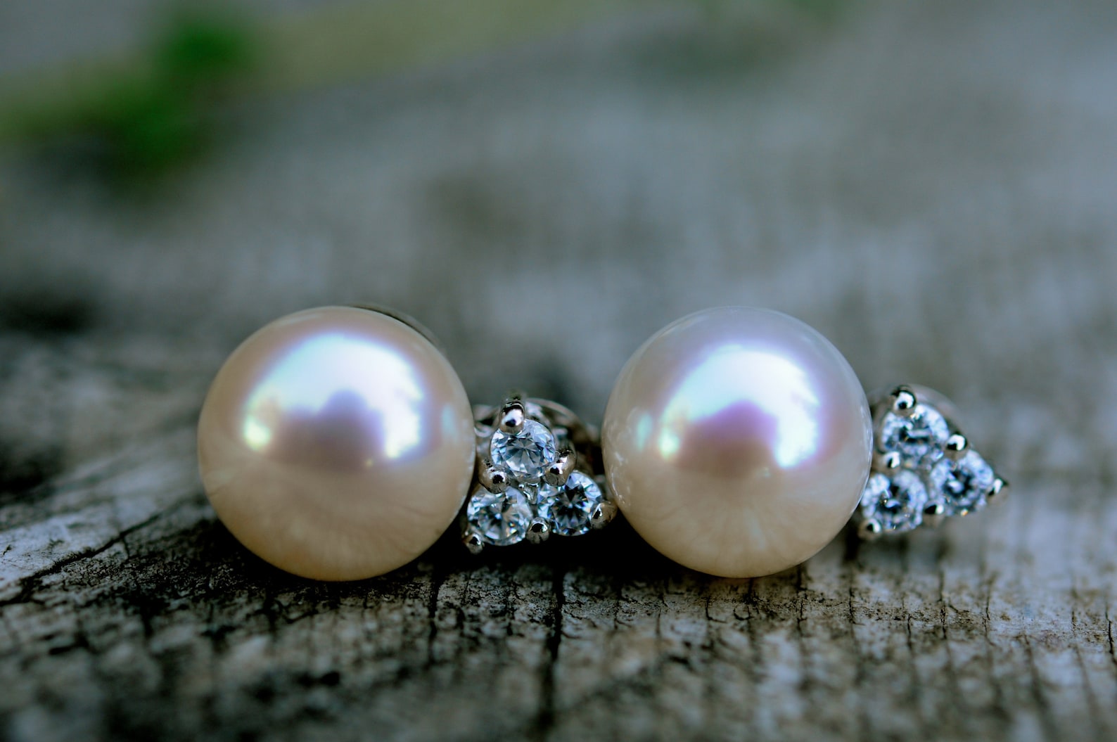 White Pearl Stud Earrings 8mm