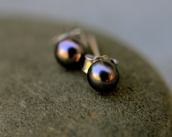 4mm Black Pearl Stud Earrings: Sterling Silver, Freshwater Pearls