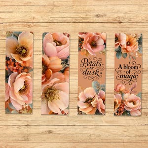 Pode incluir: Quatro marcadores de livros florais com ilustrações em aquarela. Os marcadores de livros apresentam flores pêssego e rosa com folhagem verde. Dois marcadores de livros têm texto: "Petals at dusk" e "A bloom of magic" em escrita elegante em fundo marrom.