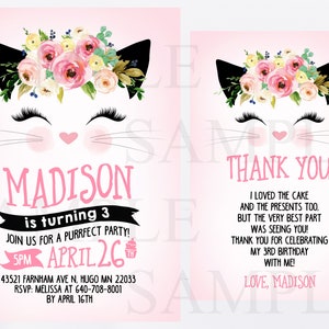 Puede incluir: Invitaci&oacute;n de cumplea&ntilde;os rosa y negra con un gato de dibujos animados que lleva una corona de flores. La invitaci&oacute;n dice "Madison cumple 3 a&ntilde;os" y "&iexcl;&Uacute;nete a nosotros para una fiesta purrfecta!" con un icono de cupcake. La fecha es el 26 de abril. La invitaci&oacute;n tambi&eacute;n incluye una tarjeta de agradecimiento con el texto "Me encant&oacute; el pastel y los regalos tambi&eacute;n. Pero la mejor parte fue verte! &iexcl;Gracias por celebrar mi 3er cumplea&ntilde;os conmigo! Con amor, Madison."