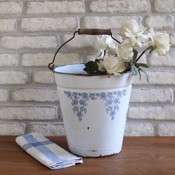 Antique Enamel Bucket with Flower Motif Forget-Me-Not | Blue and White | Wood Handle | Water Pot, Floral Garden Pail | Art Deco 1920s/1930s